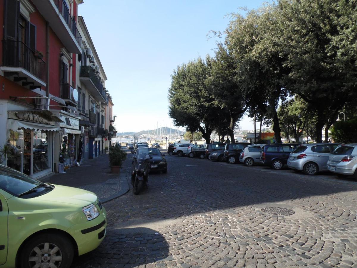 A Casa Di Monica Lejlighed Pozzuoli Eksteriør billede